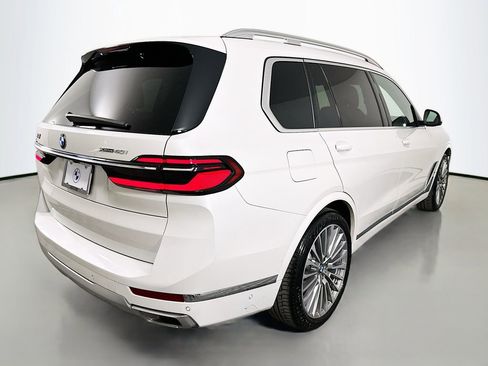 Used 2025 BMW X7 xDrive40i image 5
