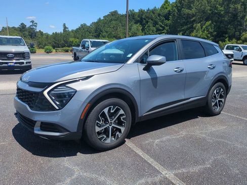 Used 2024 Kia Sportage EX image 8