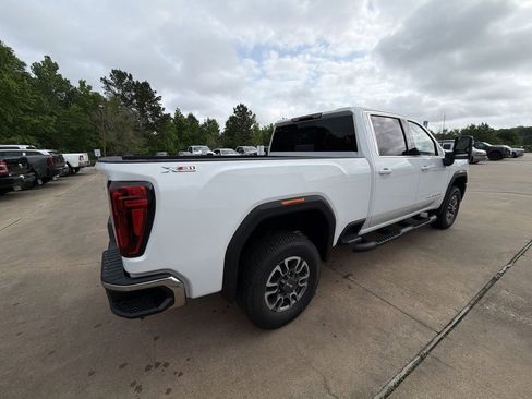 New 2026 GMC Sierra 2500 SLE w/ SLE Value Package; image 8