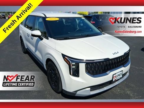 Used 2026 Kia Carnival FWD image 1