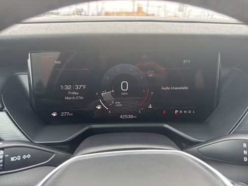 Used 2024 GMC Acadia Elevation image 29