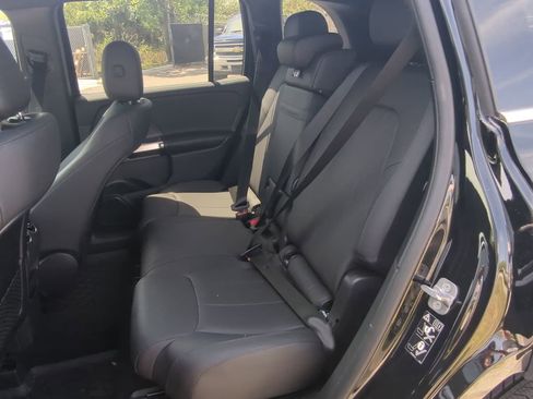 Used 2024 Mercedes-Benz GLB 250 4MATIC image 5