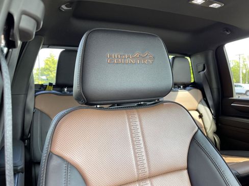 Used 2024 Chevrolet Silverado 3500 High Country w/ High Country Premium Package AWD/4WD image 39