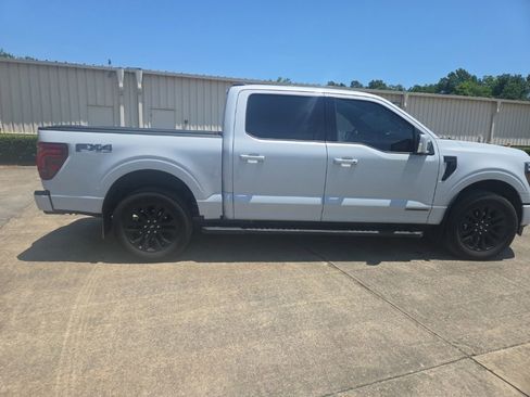 Used 2025 Ford F150 Lariat w/ Equipment Group 502A High AWD/4WD image 11
