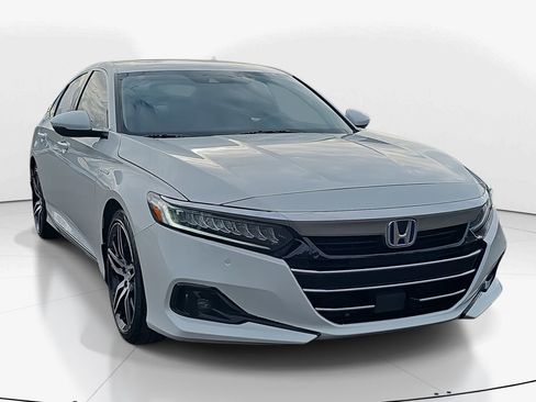 Used 2021 Honda Accord Touring image 2