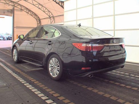 Used 2014 Lexus ES 350 w/ Luxury Package FWD image 6