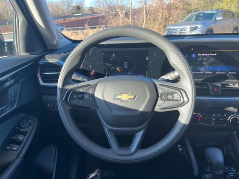 Used 2025 Chevrolet TrailBlazer LT image 29