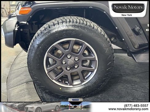 Used 2021 Jeep Gladiator Overland AWD/4WD image 5