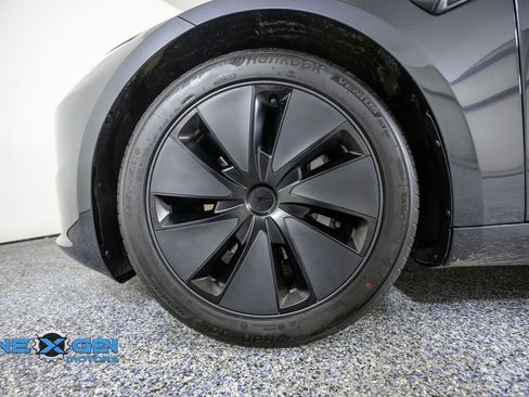 Used 2025 Tesla Model 3 Long Range AWD/4WD image 44