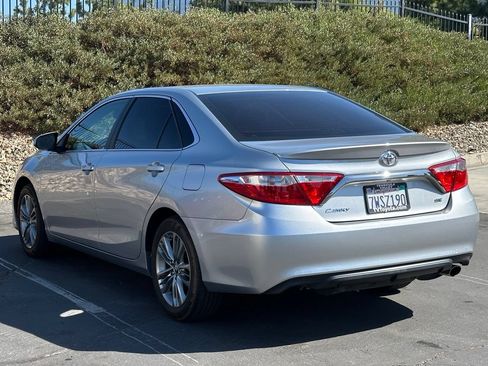 Used 2017 Toyota Camry SE FWD image 4