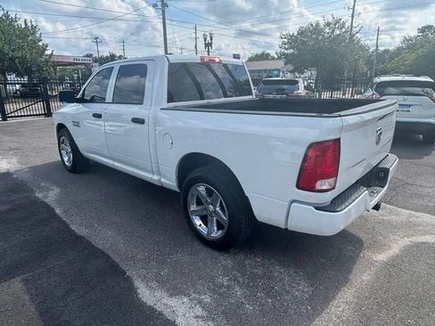 Used 2017 RAM 1500 Express RWD image 3