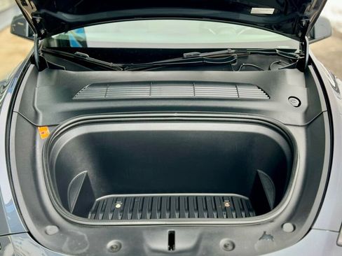 Used 2023 Tesla Model Y Long Range image 9