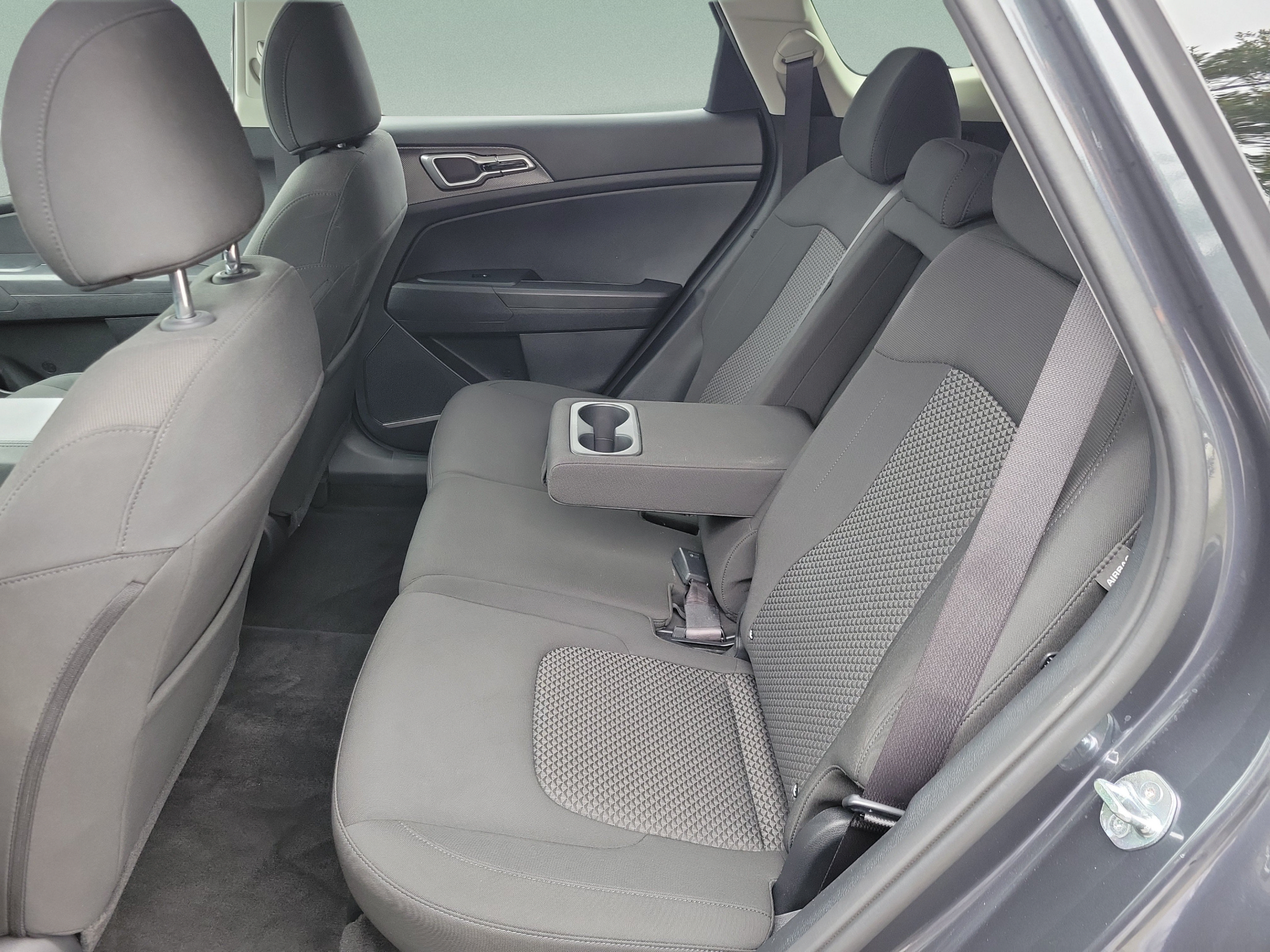 Used 2025 Kia Sportage LX FWD image 8