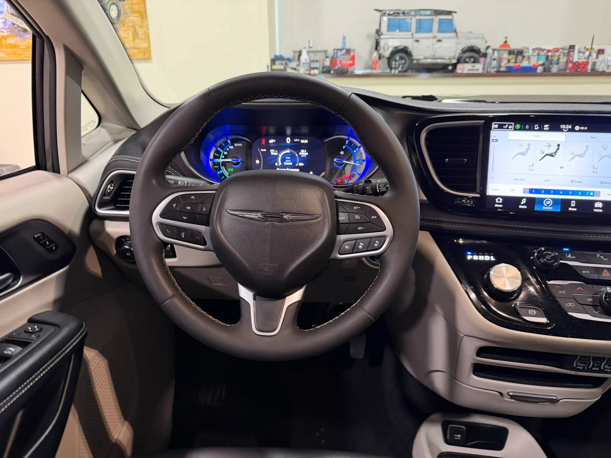 Used 2023 Chrysler Pacifica Touring-L FWD image 54
