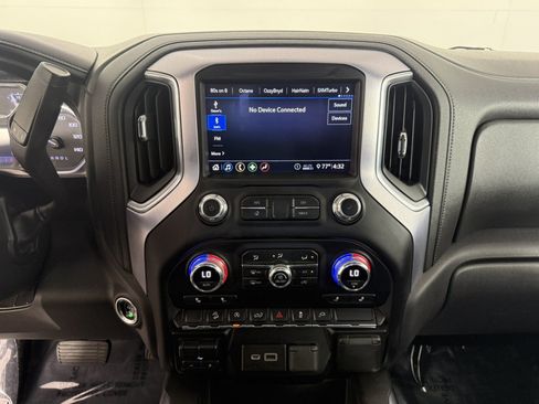 Used 2020 GMC Sierra 1500 Elevation w/ Elevation Value Package AWD/4WD image 17