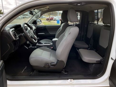 Used 2017 Toyota Tacoma SR5 w/ Tow Package image 27