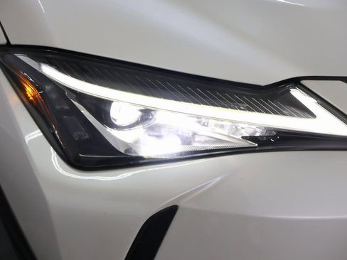 Used 2020 Lexus UX 200 w/ Premium Package image 23