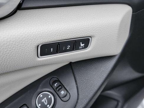 Used 2020 Honda Accord Touring image 30