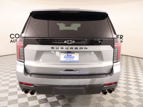 Used 2025 Chevrolet Suburban Z71 AWD/4WD image 22