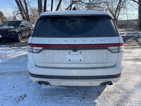 Used 2025 Lincoln Aviator Reserve w/ Equipment Group 201A image 6