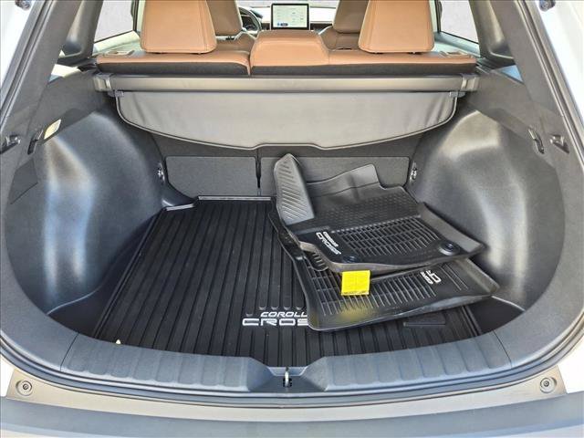 Used 2026 Toyota Corolla Cross XLE w/ Convenience Package FWD image 6