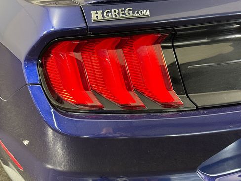 Used 2018 Ford Mustang Coupe w/ Equipment Group 101A RWD image 34