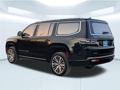 Used 2023 Jeep Grand Wagoneer Series III image 4