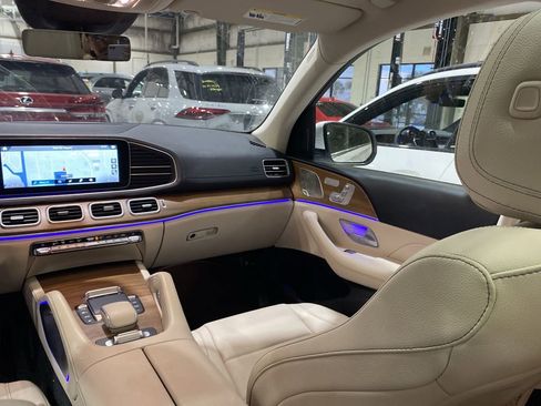 Certified 2022 Mercedes-Benz GLS 450 4MATIC image 4