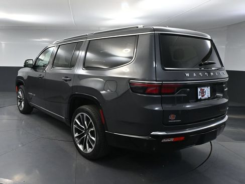 Used 2022 Jeep Wagoneer Series III w/ Premium Group I AWD/4WD image 9