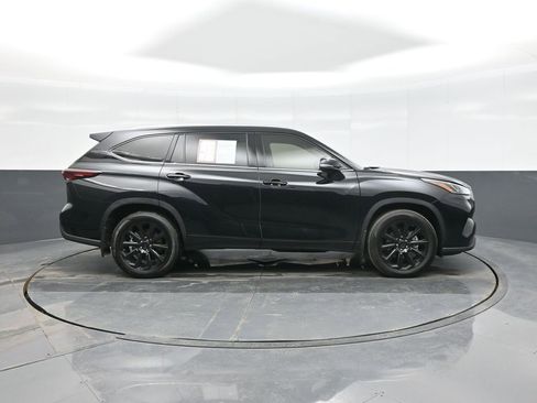 Certified 2025 Toyota Highlander Platinum image 8