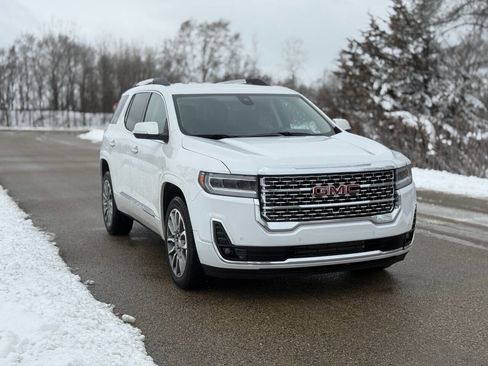 Used 2023 GMC Acadia Denali w/ Trailering Package image 2