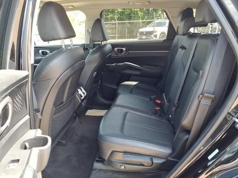 Used 2025 Kia Sorento S w/ Panoramic Sunroof Package FWD image 11