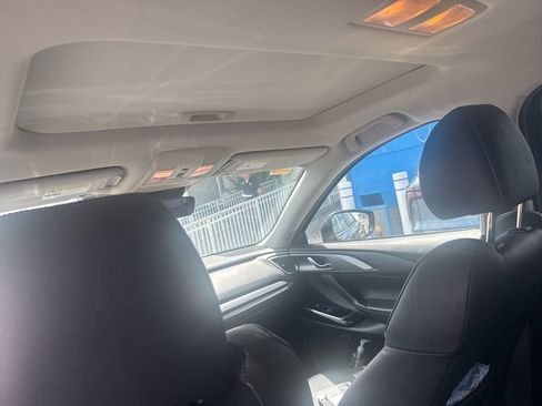 Used 2019 MAZDA CX-9 Touring w/ Touring Premium Package FWD image 3