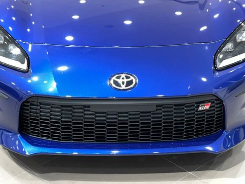 Used 2025 Toyota GR86 Premium w/ ALL Weather Mat Package (TMS) RWD image 3