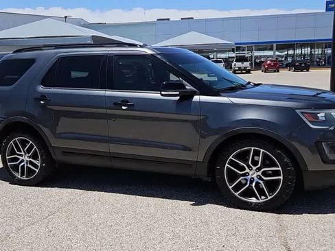 Used 2016 Ford Explorer Sport w/ Equipment Group 401A AWD/4WD image 9