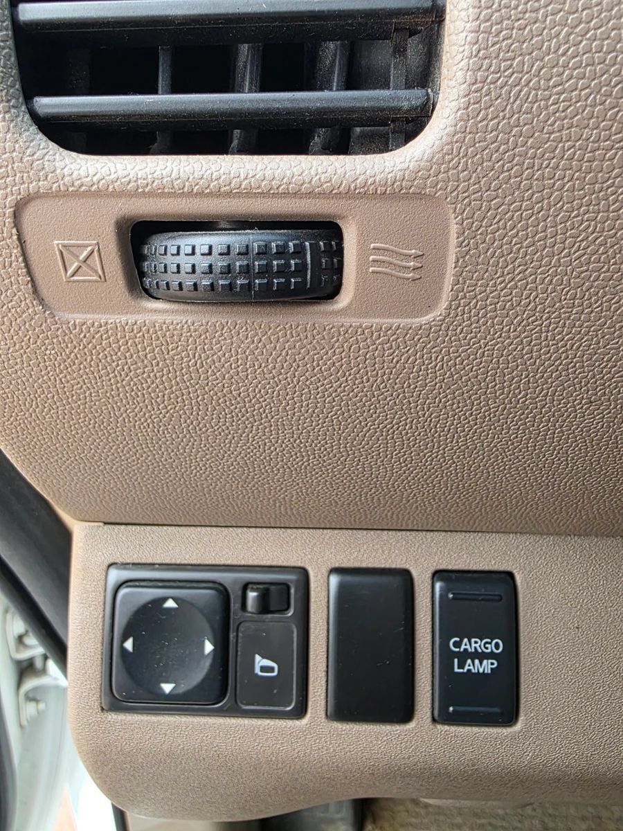 Used 2009 Nissan Frontier LE w/ LE Value Truck Pkg AWD/4WD image 12