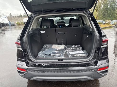 New 2025 Volkswagen Taos SE AWD/4WD image 8