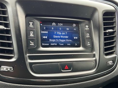 Used 2015 Chrysler 200 S image 17