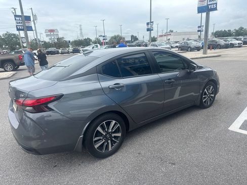 Used 2022 Nissan Versa SV w/ Trunk Package FWD image 5