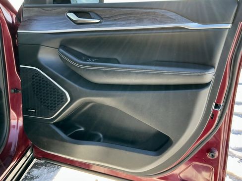 Used 2022 Jeep Grand Cherokee L Limited image 22