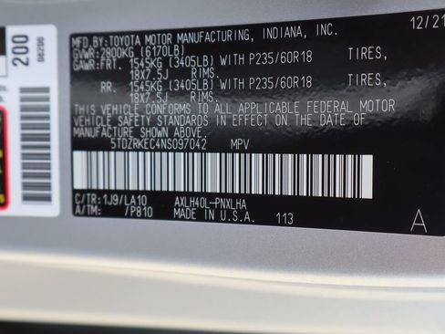 Used 2022 Toyota Sienna Limited image 46