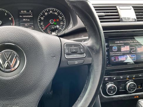 Used 2014 Volkswagen Passat 1.8T SEL Premium image 23