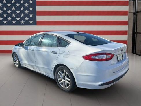 Used 2015 Ford Fusion SE image 3