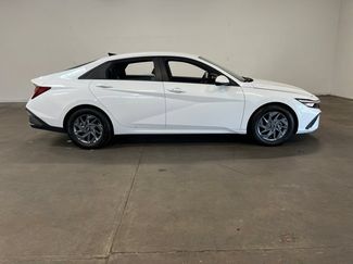 Used 2024 Hyundai Elantra SEL FWD video 2