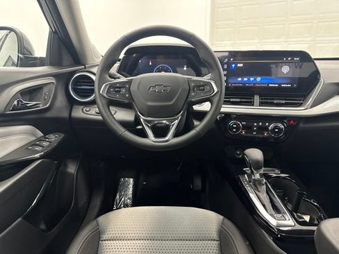 Used 2026 Chevrolet Trax LT w/ Driver Confidence Package FWD image 22