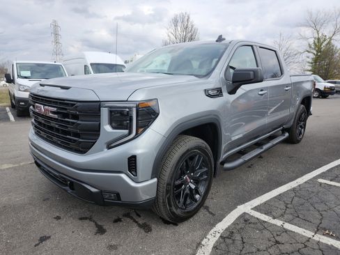 Used 2025 GMC Sierra 1500 Elevation image 18