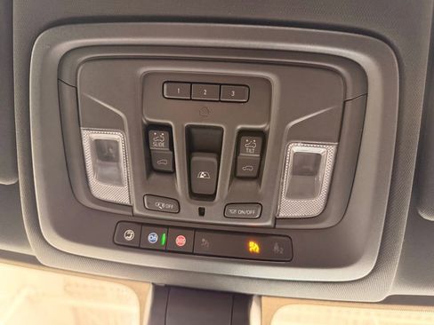 Used 2021 GMC Sierra 1500 AT4 w/ AT4 Premium Package AWD/4WD image 49