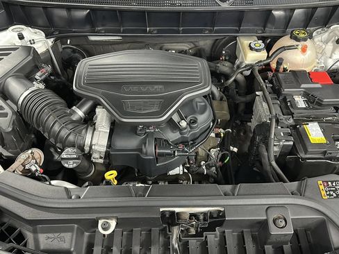 Used 2017 Cadillac XT5 Luxury w/ Driver Awareness Package AWD/4WD image 32