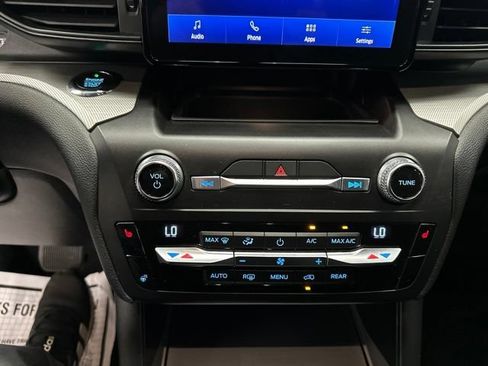 Used 2020 Ford Explorer XLT w/ Comfort Package AWD/4WD image 15
