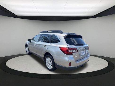 Used 2015 Subaru Outback 2.5i Premium AWD/4WD image 5